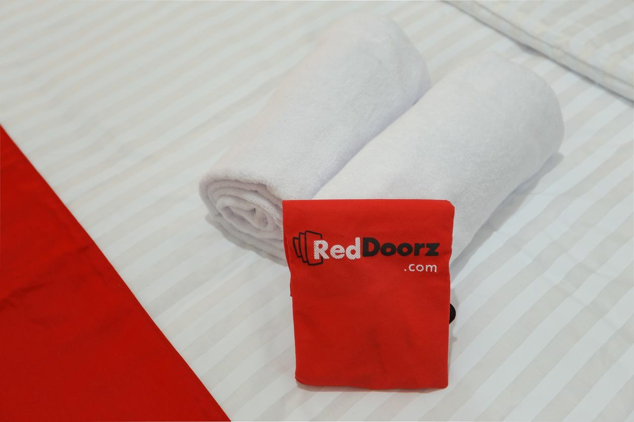 Reddoorz Plus @ Danau Sunter Utara Jakarta Ngoại thất bức ảnh