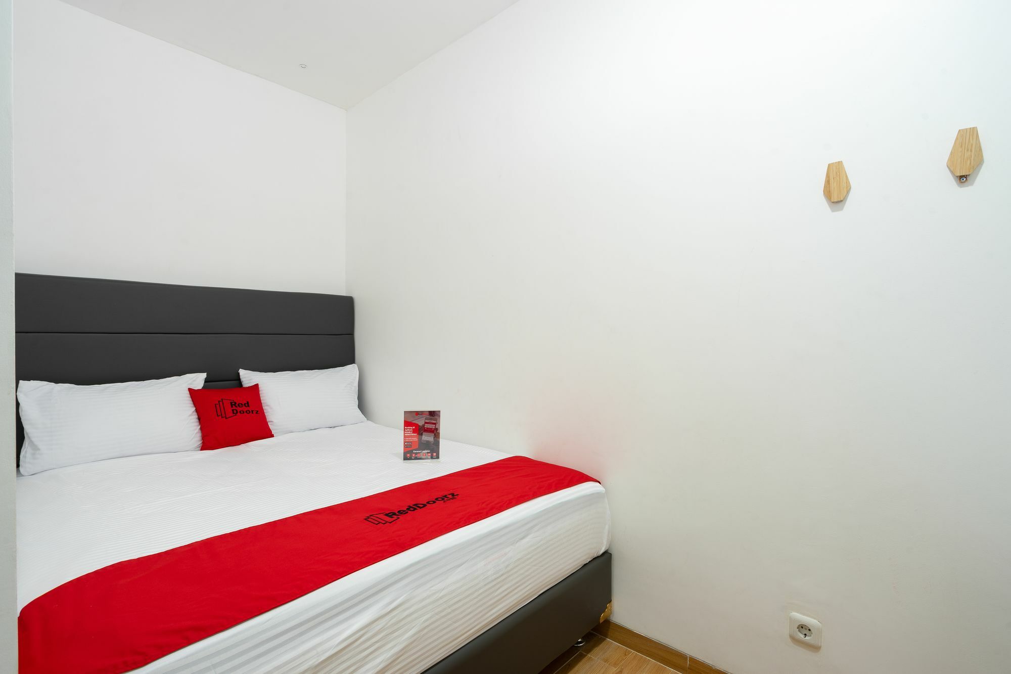 Reddoorz Plus @ Danau Sunter Utara Jakarta Ngoại thất bức ảnh